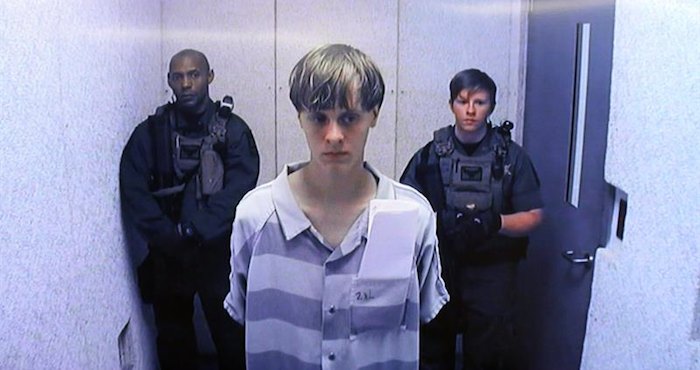 Fotografía De Archivo Del De Junio De Del Joven De Años Dylann Roof Durante Una Videoconferencia En Una Audiencia De Fianza En El Tribunal De North Charleston Carolina Del Sur Foto Efe