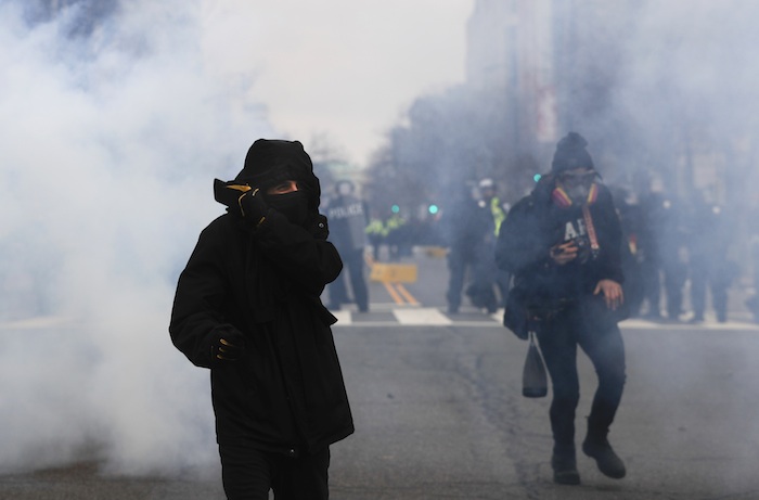 Manifestación En Washington Entre Gas Foto Ap