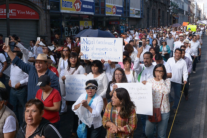 Miles De Poblanos Protestan De Manera Pacífica Contra El gasolinazo Y Reforma Energética Foto Cuartoscuro