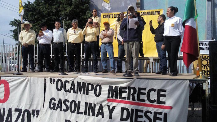 Perredistas protestaron contra el gasolinazo en Salamanca. Foto: Zona Franca