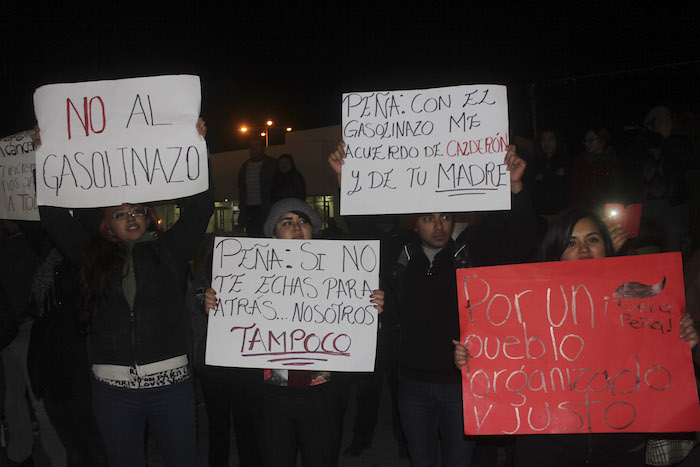 Más De Personas Marcharon Y Se Apostaron En Las Garitas De La Aduana Foto Cuartoscuro