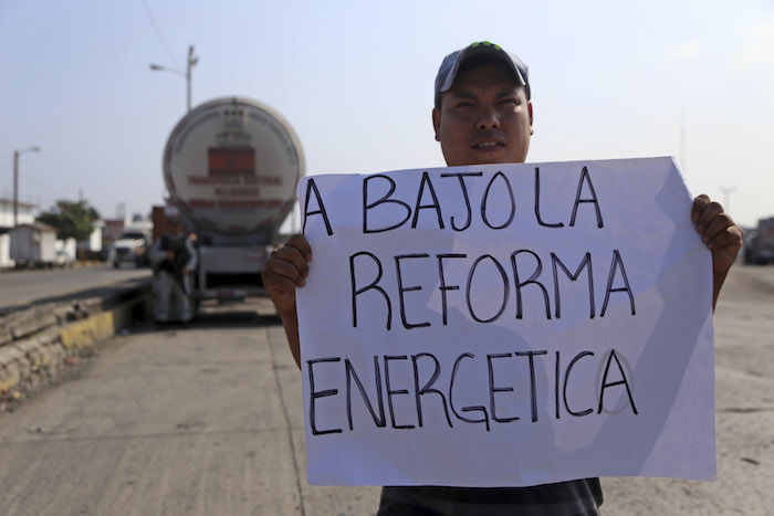 En Veracruz se replicaron hoy las protestas contra el "mega gasolinazo". Foto: Cuartoscuro 