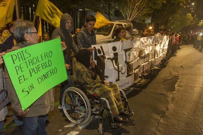 Las manifestaciones en contra del "mega gasolinazo" se han replicado en casi todo el país durante 13 días. Foto: Cuartoscuro 