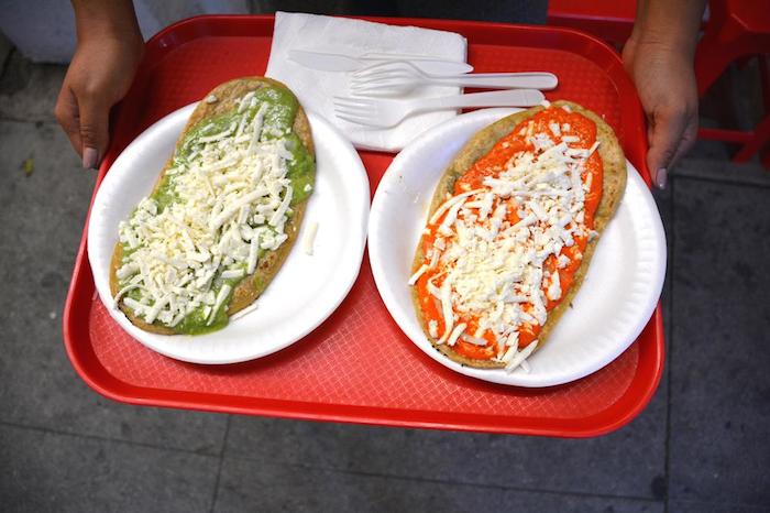 Tlacoyos En Un Food Truck De Cemitas Poblanas Al Este De La Foto Gabriel Cabral Vice