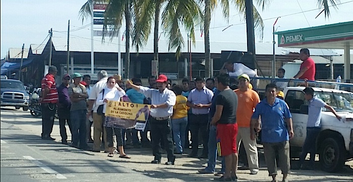 Bloqueo En La Carretera Coatzacoalcos acayucan Veracruz Foto Pf