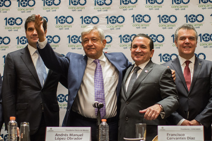 9 de julio. Andrés Manuel López Obrador se reunió con empresarios de la Concamin y Concanaco, en un hotel de la Ciudad de México. Foto: Isaac Esquivel, Cuartoscuro