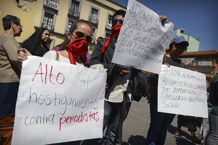 La organización Artículo 19 activó desde temprano la red #RompeElMiedo, desde donde monitorea las agresiones contra periodistas. Foto: Cuartoscuro