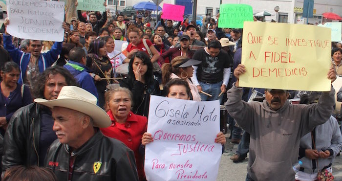 Los manifestantes acusaron al Senador, Fidel Demédicis, de ser el responsable de que la muerte.