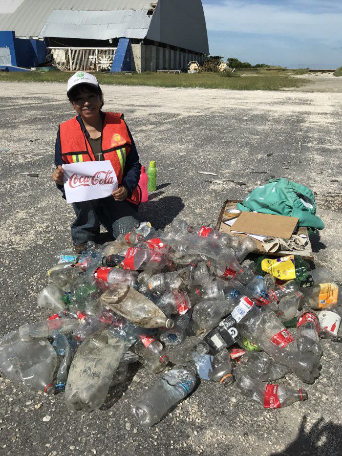 Los Voluntarios Reunieron Mil Piezas Plásticas Mil De Coca Cola Por Ciento Del Total De La Contaminación Mil De Pepsico Por Ciento Y De Nestlé Por Ciento