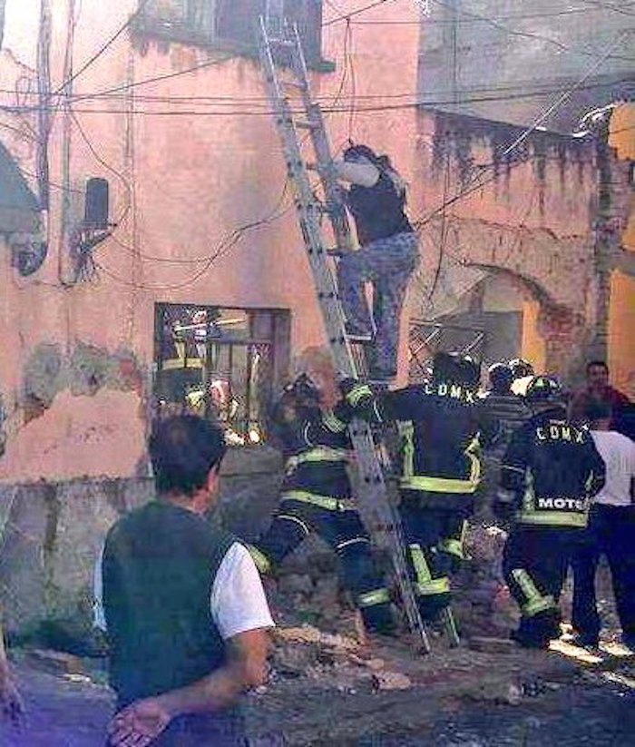 Explosión provoca el derrumbe de un edificio en la colonia Panamericana, en la CdMx (FOTOS y VIDEO)