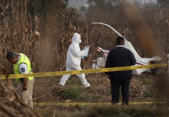 Expertos Trabajan En Torno a Los Restos De La Aeronave Donde Viajaban La Entonces Gobernadora De Puebla Martha Érika Alonso Y Su Esposo El Senador Rafael Moreno Valle