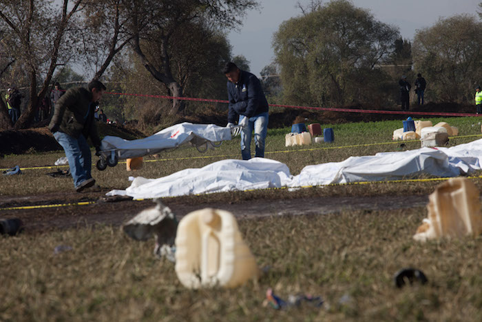 Peritos y militares trabajaron en la zona de la comunidad de San Primitivo, donde se reportó una explosión en una toma clandestina de combustible.