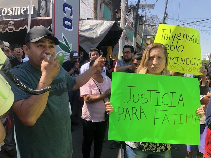 Las personas congregadas en calles de Tulyehualco condenaron el crimen. Foto: Cri Rodríguez, SinEmbargo