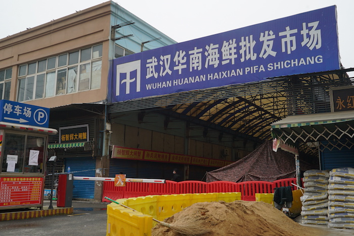 El Mercado Mayorista De Mariscos De Huanan Donde Un Número De Personas Relacionadas Con El Lugar Se Enfermaron De Un Coronavirus Continúa Cerrado En Wuhan En China El Martes De Enero De Foto Dake Kang Ap