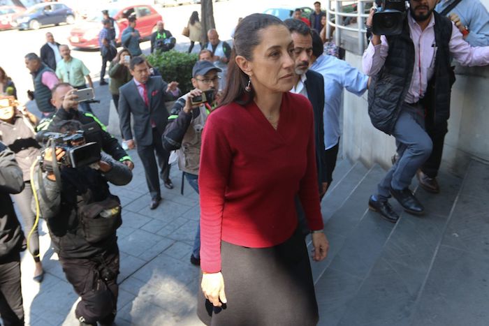 Claudia Sheinbaum, Jefa de Gobierno de la Ciudad de México, durante su llegada al Instituto de Ciencias Forenses. Foto: Graciela López, Cuartoscuro