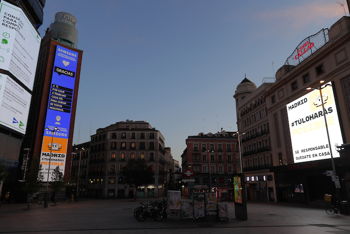 En La Imagen Vista De La Plaza De Callao Desierta Ante Las Medidas De Confinamiento Impuestas Para Frenar La Propagación Del Coronavirus En El Centro De Madrid El De Abril De Foto Manu Fernández Ap