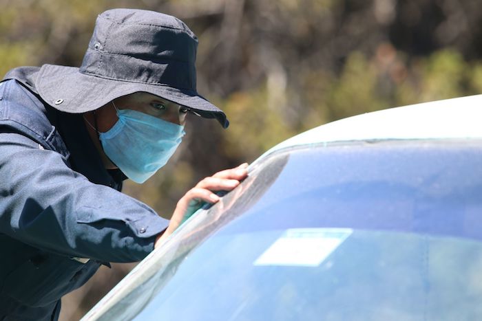 Habitantes de San Antonio de las Alazanas, Coahuila, decidieron cerrar los accesos a su pueblo a fin de evitar que turistas o personas extrañas ingresen a su territorio ante el temor de resultar infectados del COVID-19.