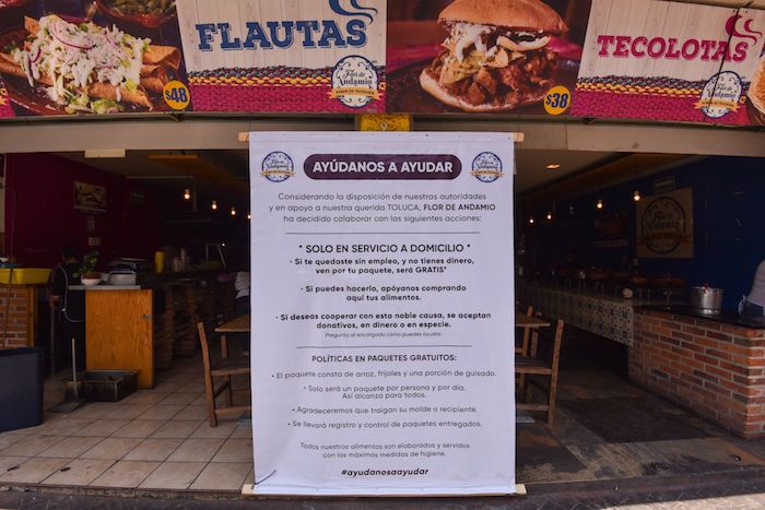 Un restaurante toluqueño se solidariza regalando comida a las personas que se quedaron sin empleo por la contingencia del coronavirus.