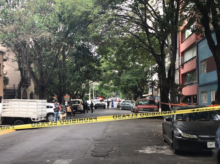 La calle de Quintana Roo fue acordonada en la colonia Roma.