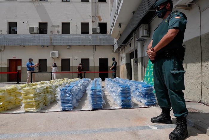 La Guardia Civil y la Policía Nacional informan de la operación antidrogas en España. 