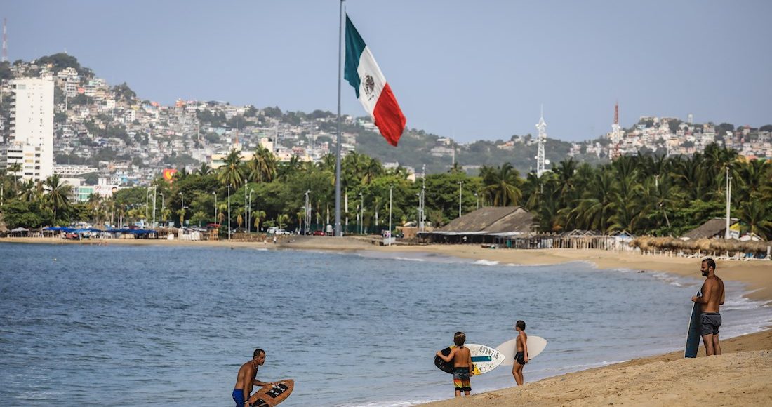 acapulco-playa-bandera-julio-2020