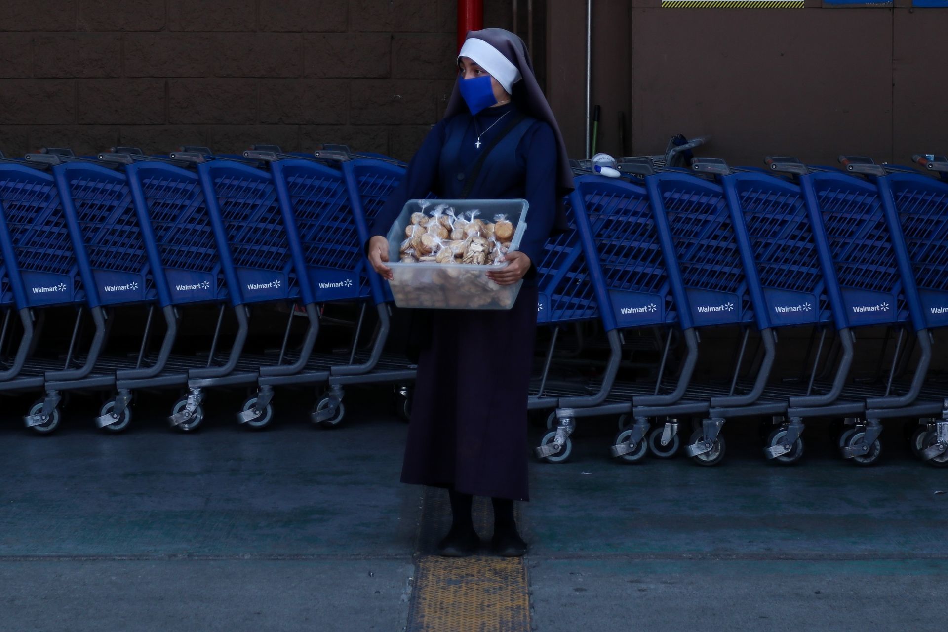 supermercado-monja-coronavirus