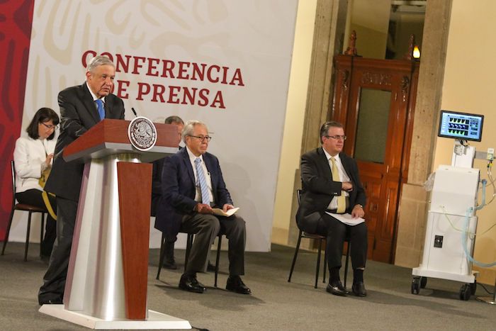 En la conferencia también estuvieron Marcelo Ebrard, Secretario de Relaciones Exteriores; Jorge Alcocer Varela, Secretario de Salud; Hugo López-Gatell, Subsecretario de Salud, y María Elena Álvarez-Buylla. 