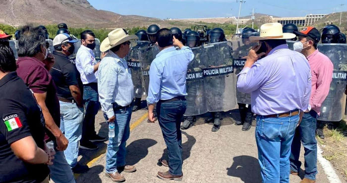 nunca La Intervención De Las Armas Disparar Contra El Pueblo Emplear Gases Lacrimógenos Será El Preludio De Una Buena Solución