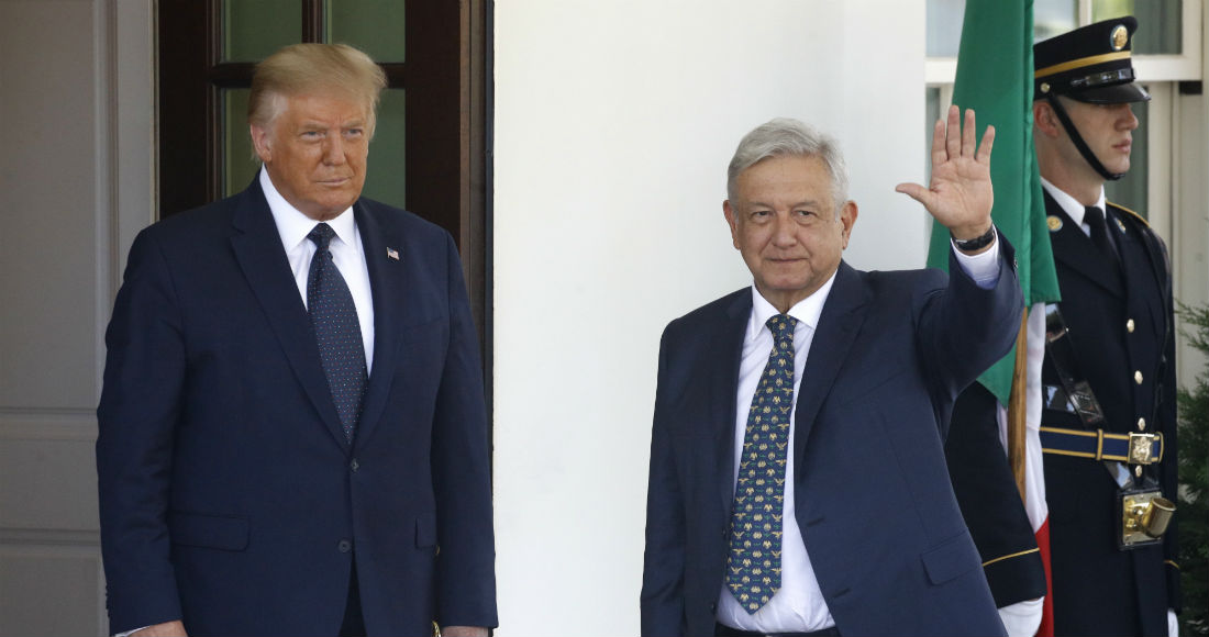 El Presidente mexicano Andrés Manuel López Obrador, junto con el Presidente estadounidense Donald Trump, saluda a la entrada de la Casa Blanca, en Washington, el miércoles, 8 de julio del 2020.