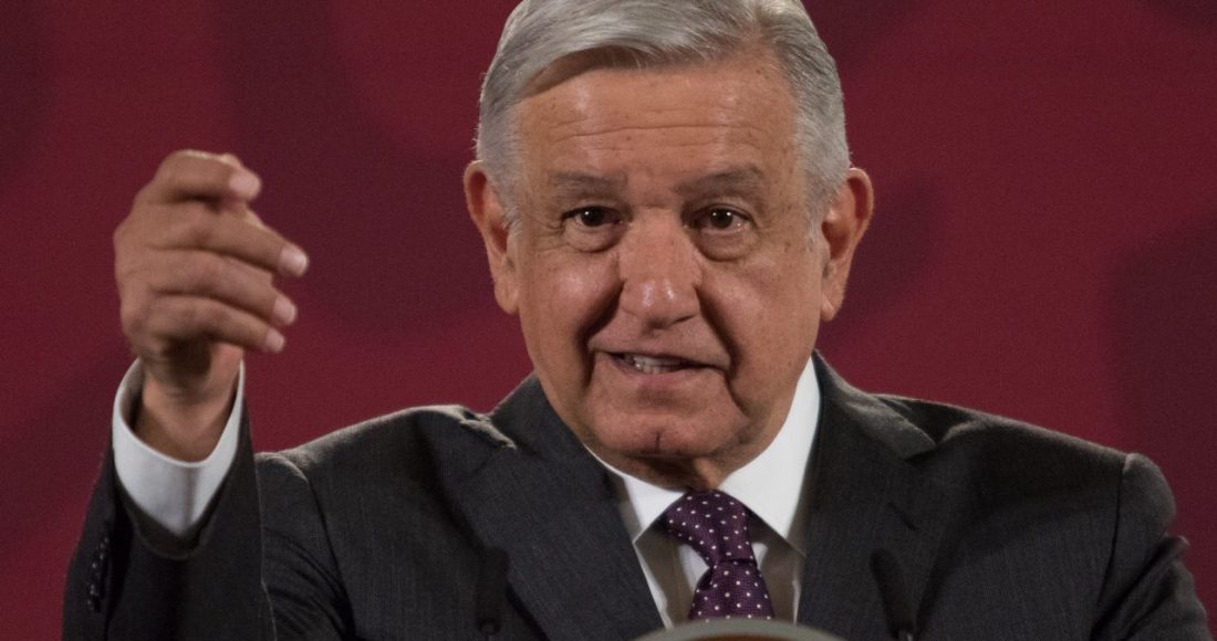 amlo-conferencia-mano-levantada-24-agosto-2020