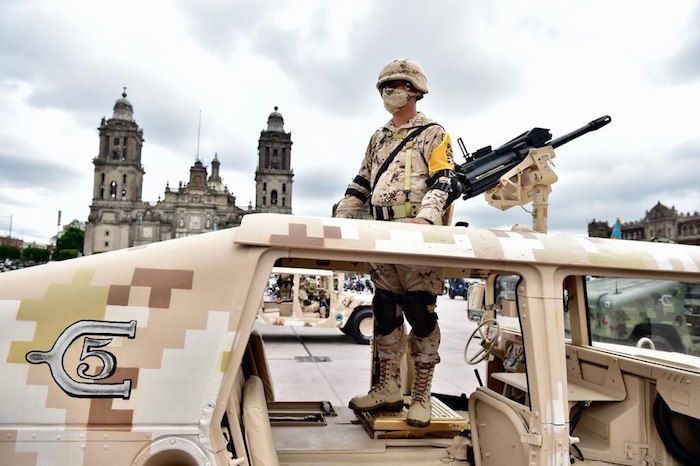 Uno de los vehículos que participó en el Desfile Militar. 