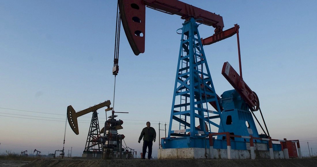 bomba-petroleo-azul-rojo