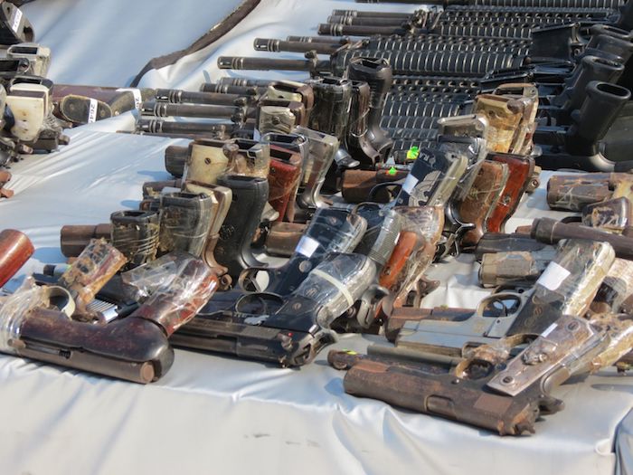 Armas a punto de ser destruidas por las autoridades mexicanas. 