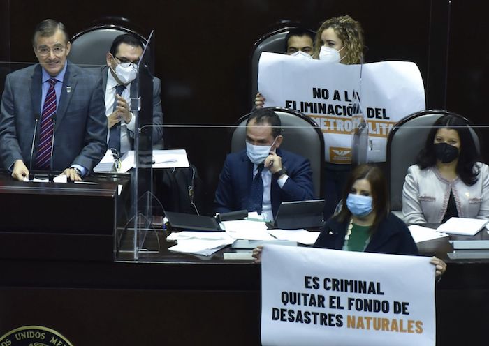 Diputados reclamaron al Secretario de Hacienda la eliminación de fideicomisos.