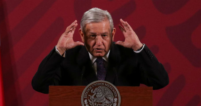 "AMLO es un Rey porque vive en un Palacio. Con sus lujos. Excesos. Con sus delirios". 