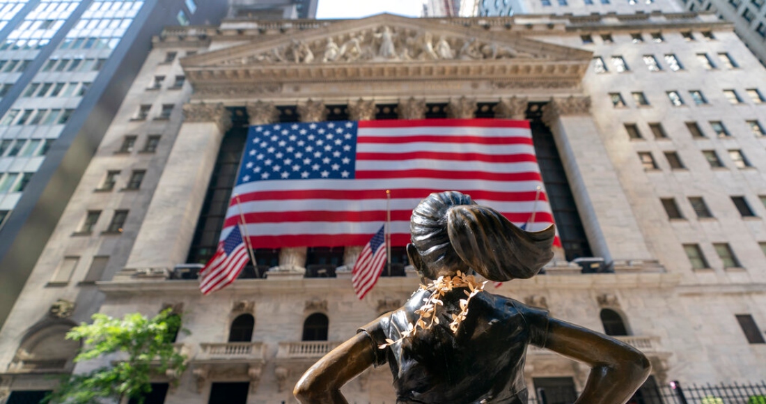 wall-street-niña-bandera