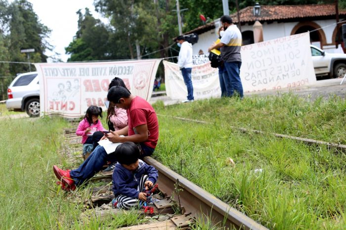 niños-vias-tren-tarea-bloqueo-cnte