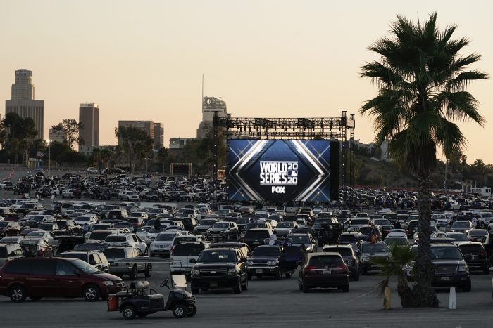 dodgers-serie-mundial-estacionamiento