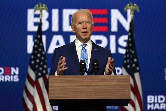 El candidato demócrata a la Presidencia Joe Biden habla durante una conferencia el miércoles 4 de noviembre de 2020, en Wilmington, Delaware.