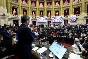 El Presidente De La Cámara De Diputados Argentina Sergio Massa Aplaude Junto a Los Legisladores Al Inicio De La Sesión Sobre El Aborto En Buenos Aires Foto Cámara De Diputados De Argentina Vía Efe