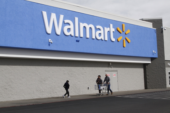 Fotografía De Archivo Del De Febrero De De Varias Personas Caminando Fuera De Un Supermercado De La Cadena Walmart En El Paso Texas