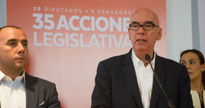 "Dante Delgado, otro político expriista, puede muy bien llegar a acuerdos estratégicos con sus congéneres de antaño para tratar de recuperar espacios de poder, pero eso no significa una apuesta de evolución política en un país harto de la corrupción".