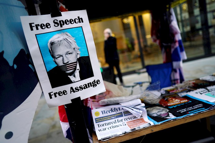 Julian Assange Fundador De Wikileaks