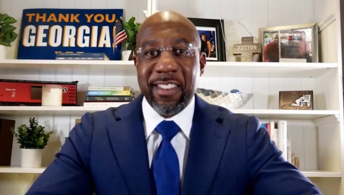 El Candidato Demócrata Al Senado De Eu Por El Estado De Georgia Raphael Warnock En Una Alocución En Su Canal De Youtube