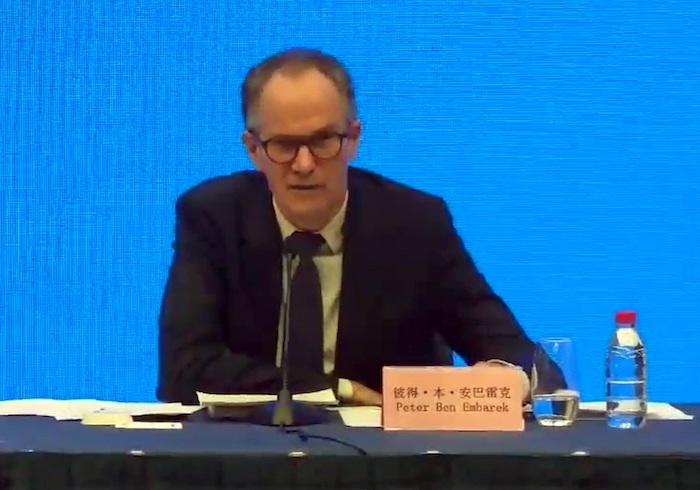 Captura del video facilitado por la OMS de la comparecencia de prensa del jefe de la misión de la Organización Mundial de la Salud (OMS), Peter Ben Embarek, tras su investigación sobre los orígenes del virus en Wuhan. 