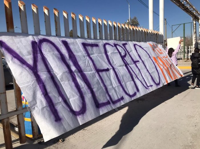 Protesta de mujeres contra el padre en Chihuahua. 