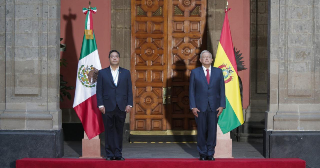 Luis Alberto Arce, Presidente de Bolivia, y el mandatario mexicano, Andrés Manuel López Obrador, en la ceremonia de bienvenida en Palacio Nacional.