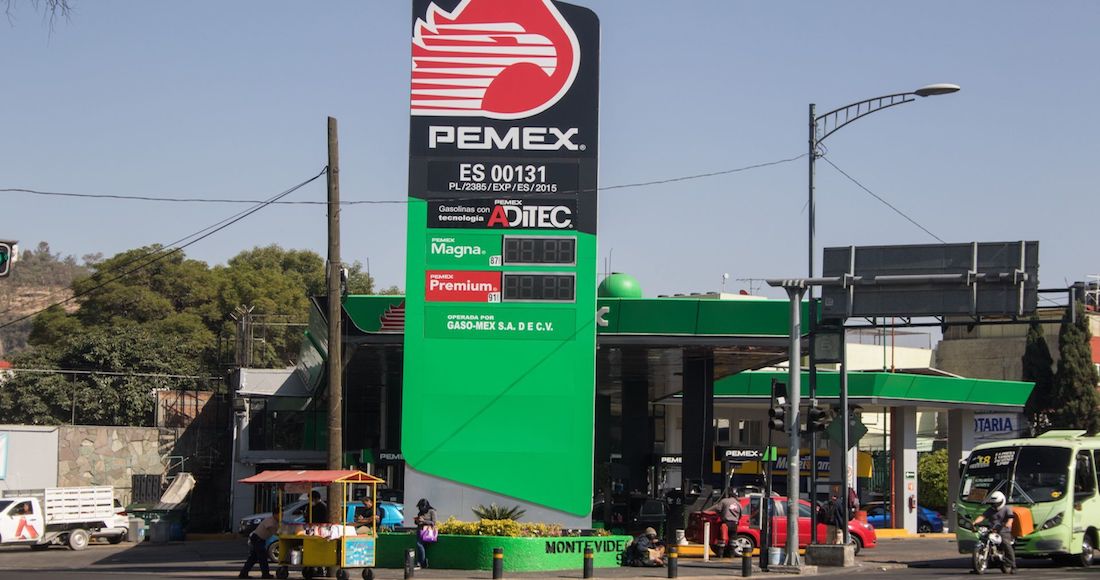 Foto de una gasolinera de Pemex