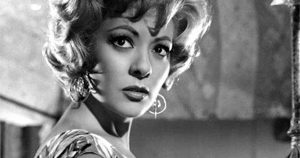 La diva del cine de oro mexicano, Silvia Pinal.,