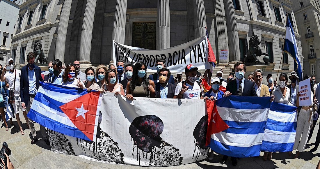 Ciudadanos en Cuba protestan contra el Gobierno